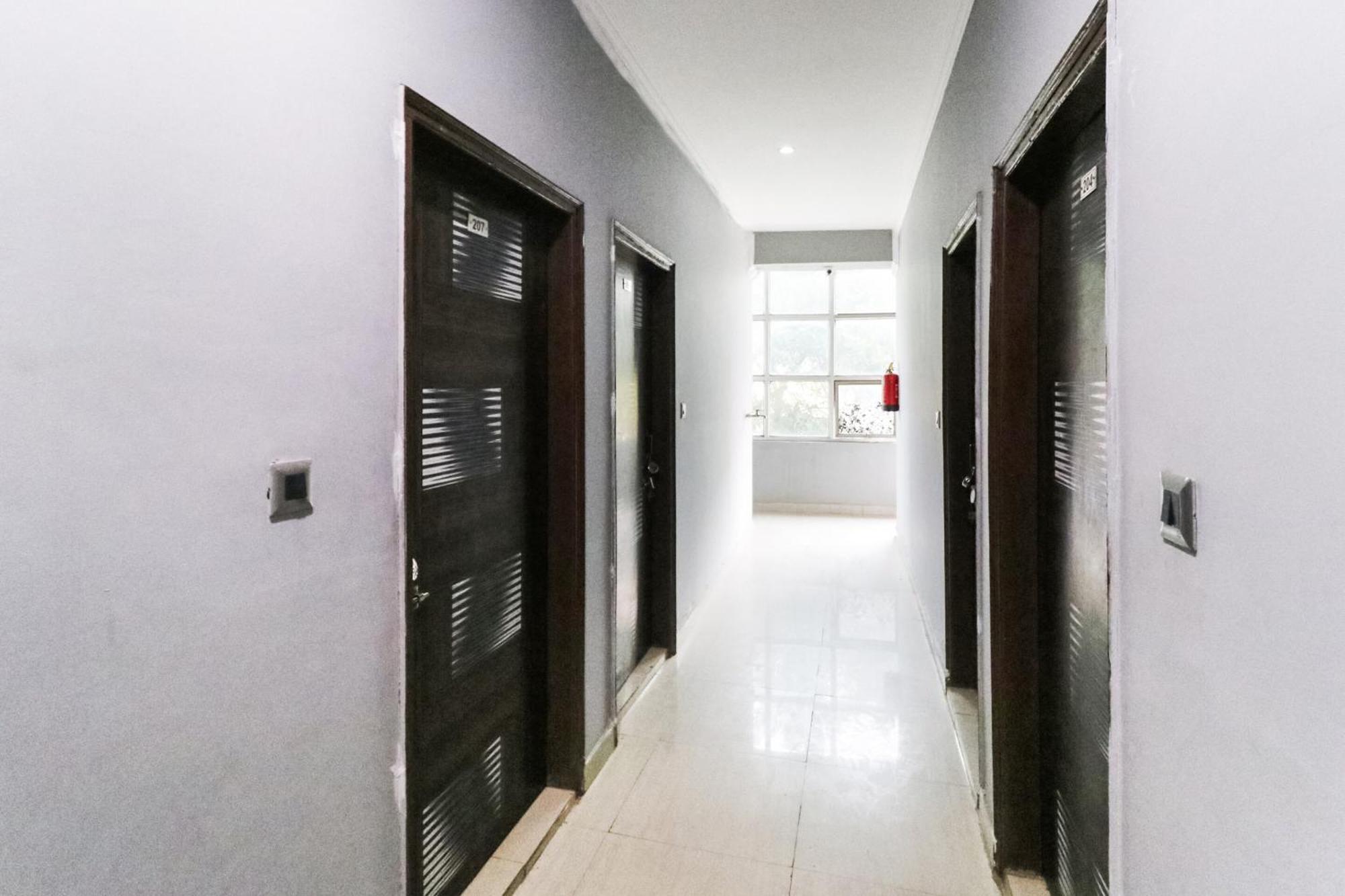 Hotel O Sunrise Guest House Гургаон Екстериор снимка