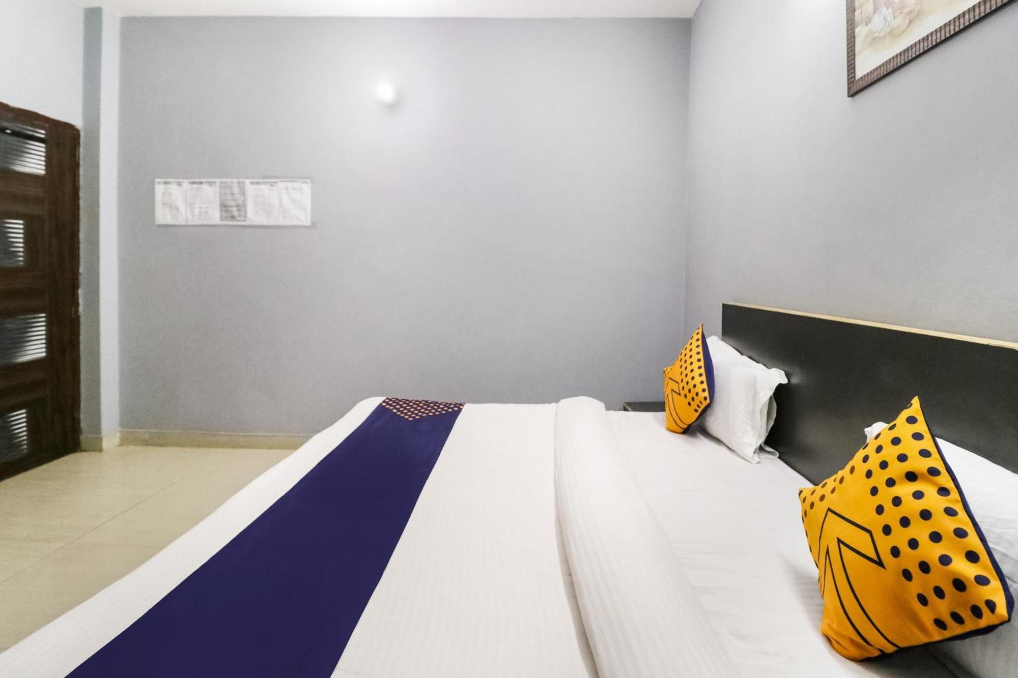 Hotel O Sunrise Guest House Гургаон Екстериор снимка