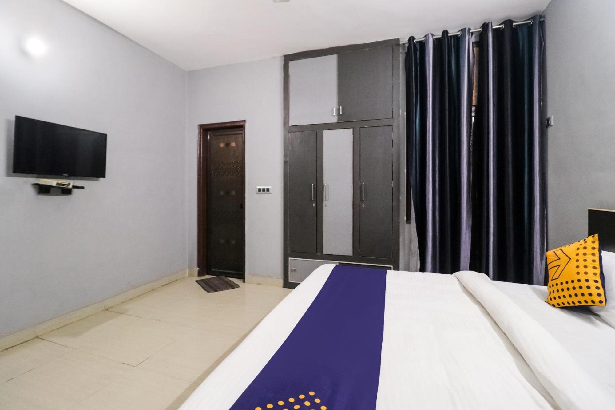 Hotel O Sunrise Guest House Гургаон Екстериор снимка