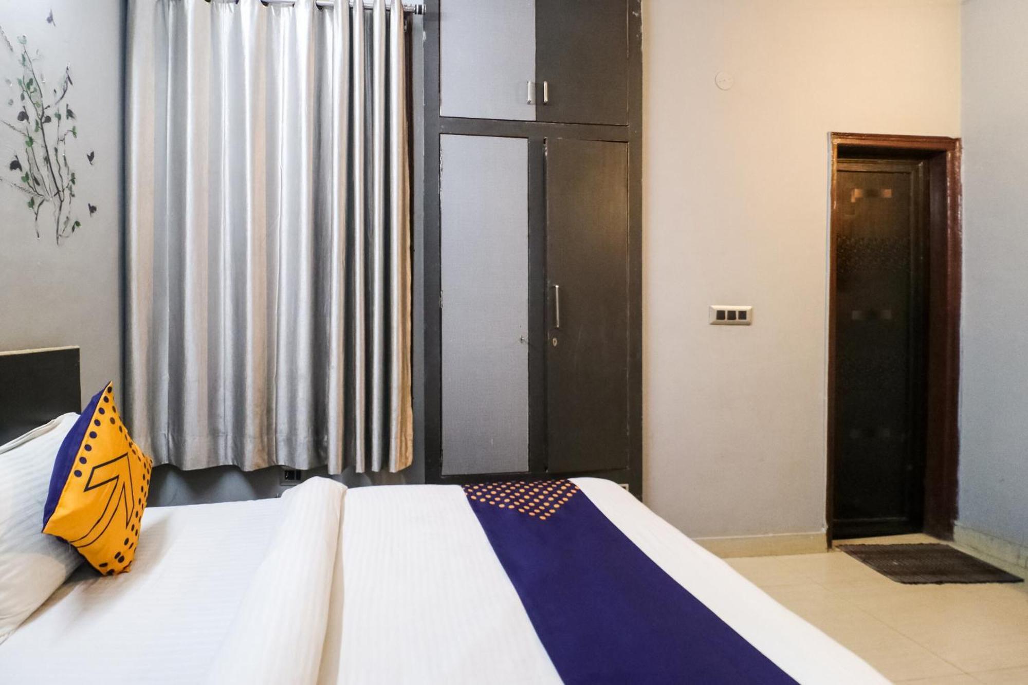 Hotel O Sunrise Guest House Гургаон Екстериор снимка