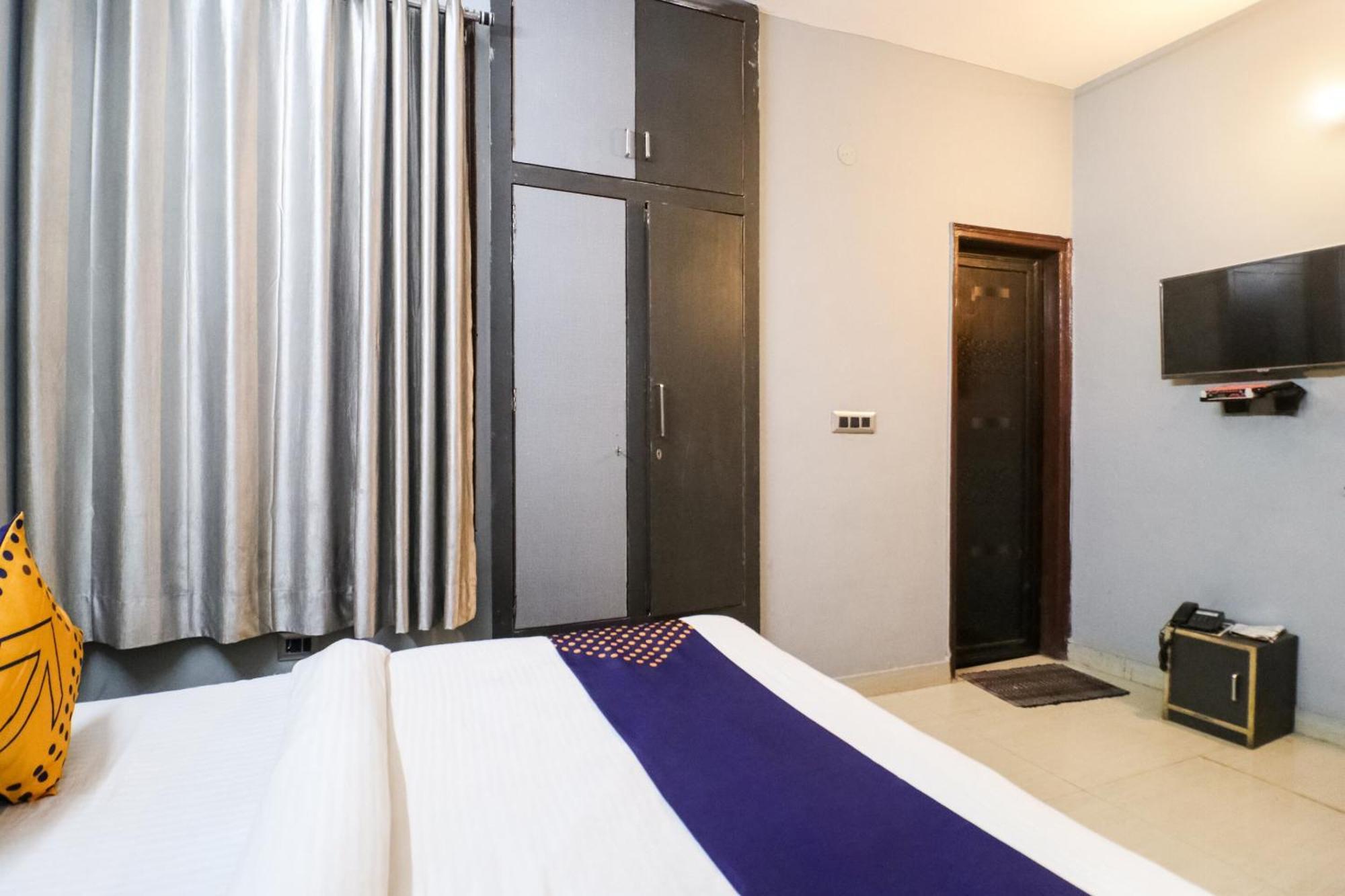 Hotel O Sunrise Guest House Гургаон Екстериор снимка