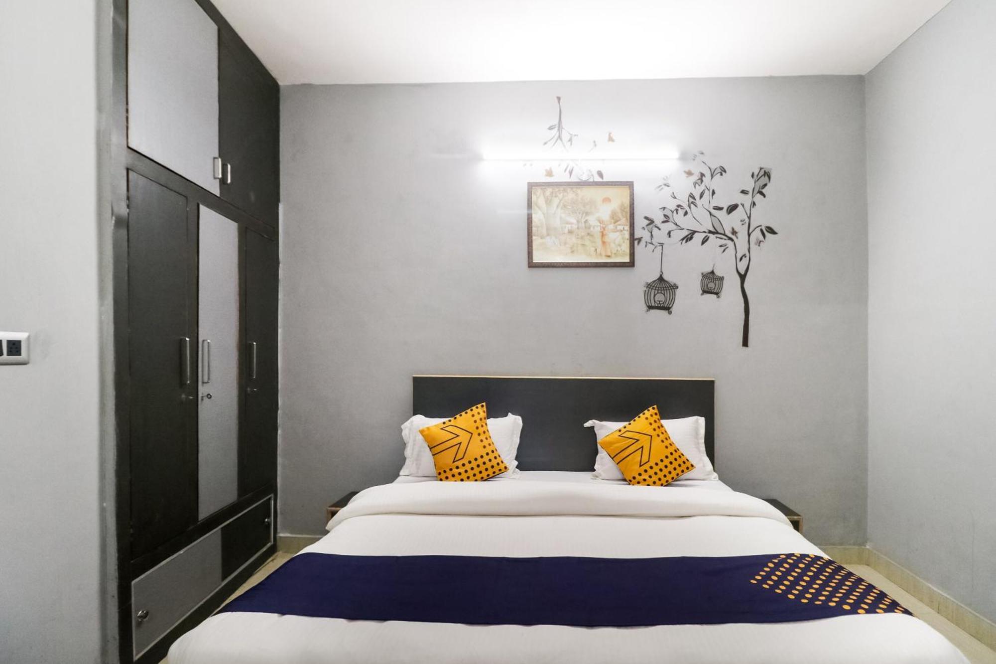 Hotel O Sunrise Guest House Гургаон Екстериор снимка